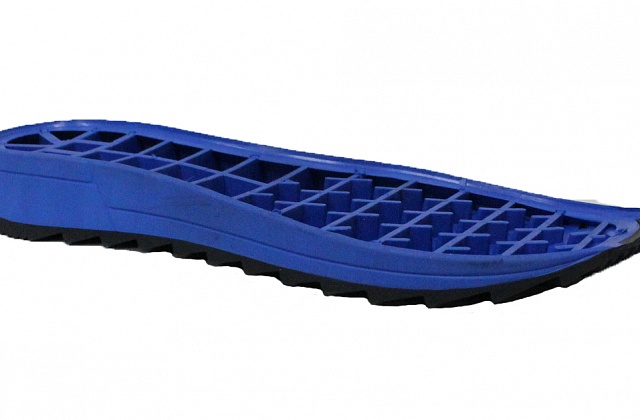 Производство двухцветных подошв.